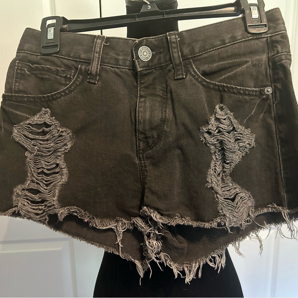 Edgy Frayed Hem Black Jean Shorts